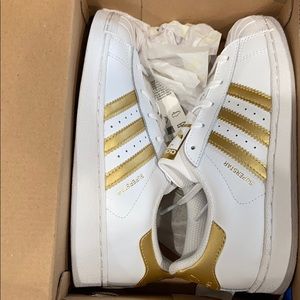 Kids adidas superstar, white and gold, NWT, 13.5k